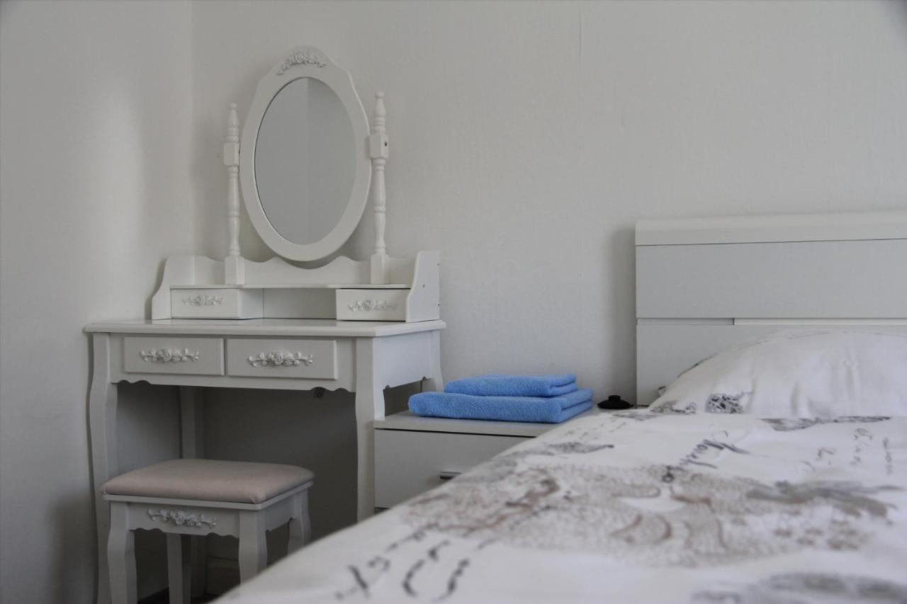 Geraeumige 4 Zimmer Wohnung An Den Kaiserthermen 特里尔 外观 照片