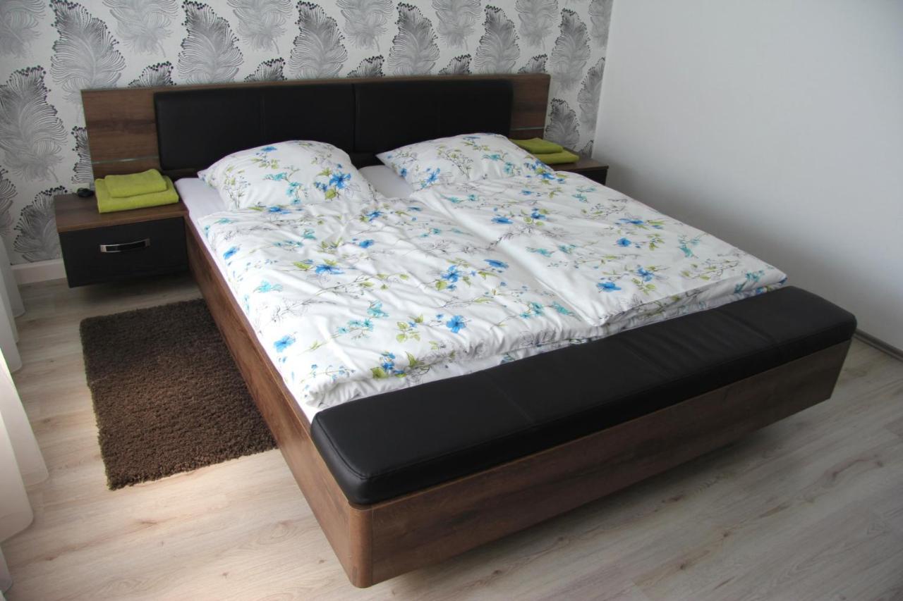 Geraeumige 4 Zimmer Wohnung An Den Kaiserthermen 特里尔 外观 照片