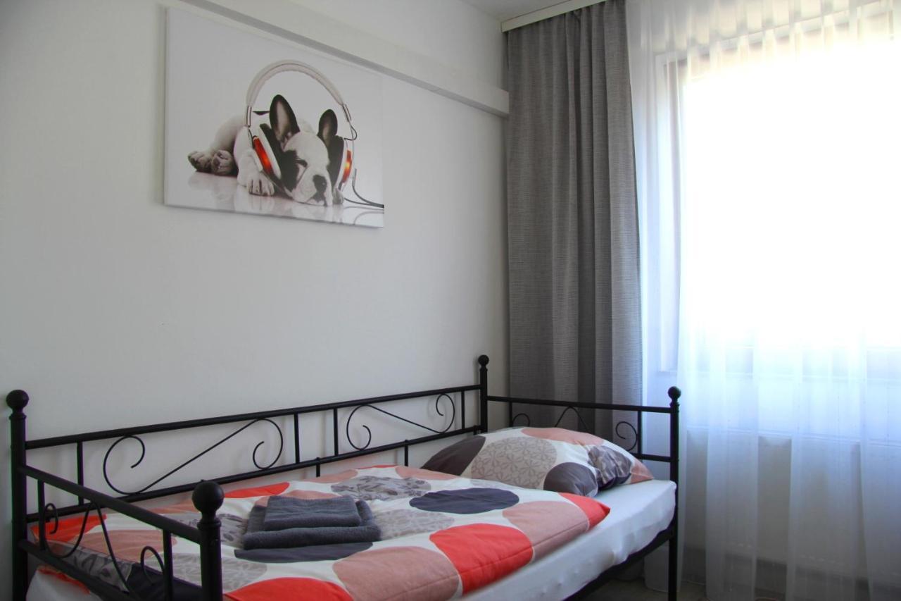 Geraeumige 4 Zimmer Wohnung An Den Kaiserthermen 特里尔 外观 照片